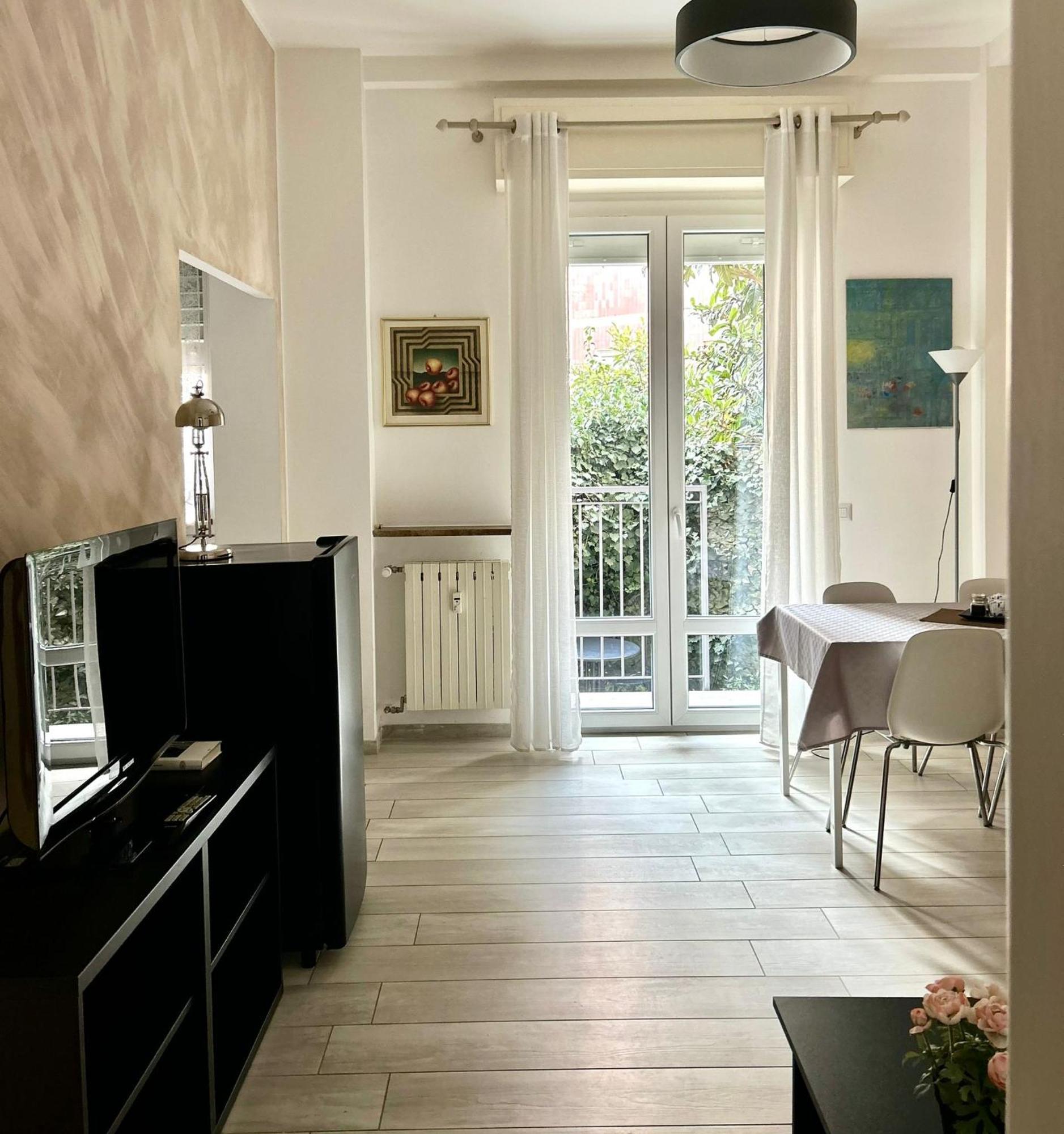 Lovely 2 Room Apartment With Small Garden Milan Exterior photo